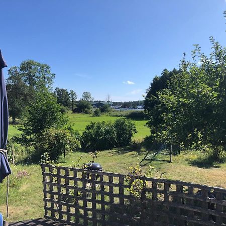Semesterhus I Stockholms Skaergard, Runmaroe Vaermdoe Namdo Esterno foto